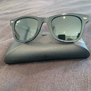 Ray ban Wayfarer new sunglasses